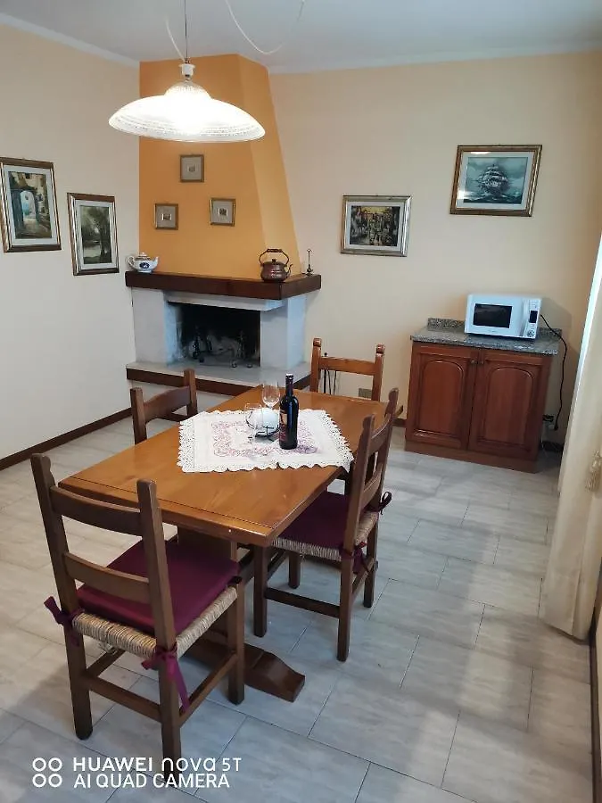 Casa vacanze Villetta Camelia spaziosa e luminosa con giardino recintato Guamo